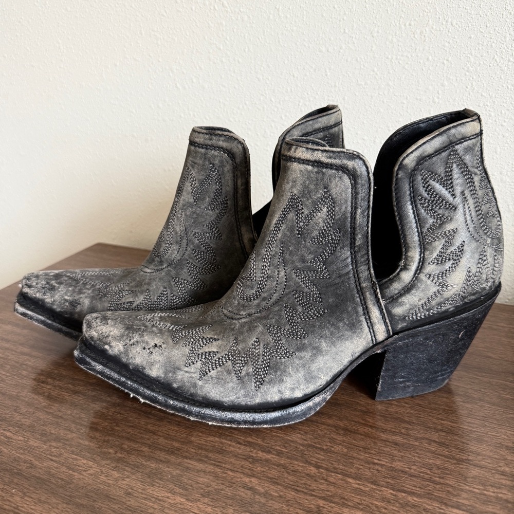 8.5 Ariat Dixon Western Ankle Boots Booties Heel Heeled Snip Toe Grey Black